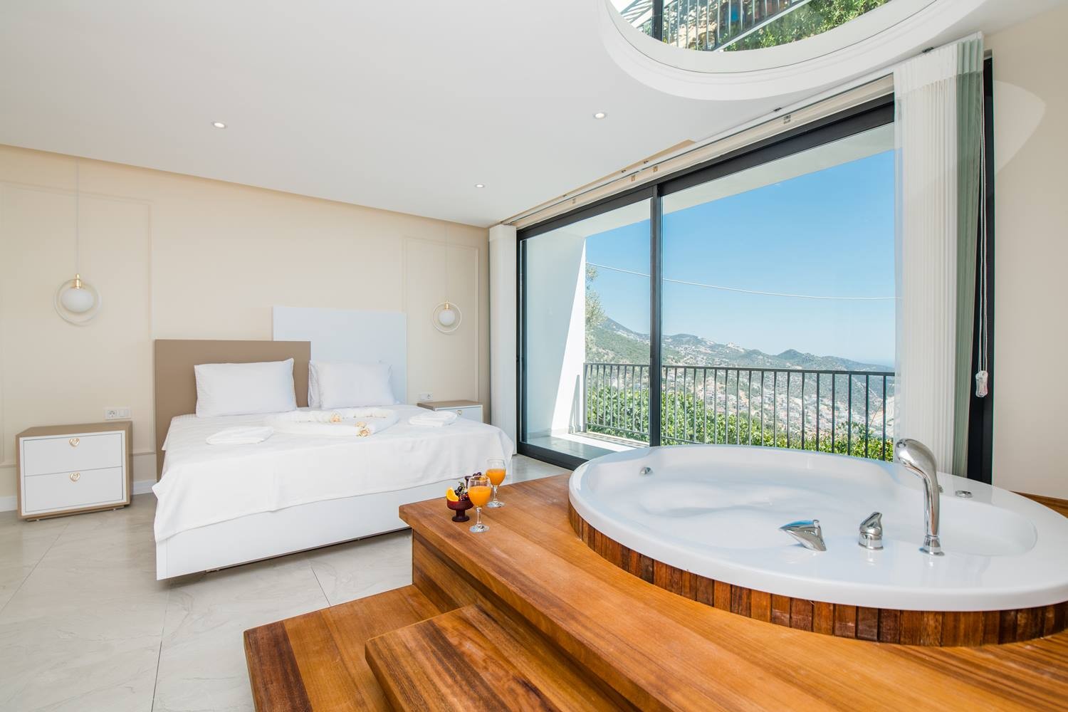 5 bedroom villa mamma mia 1084
